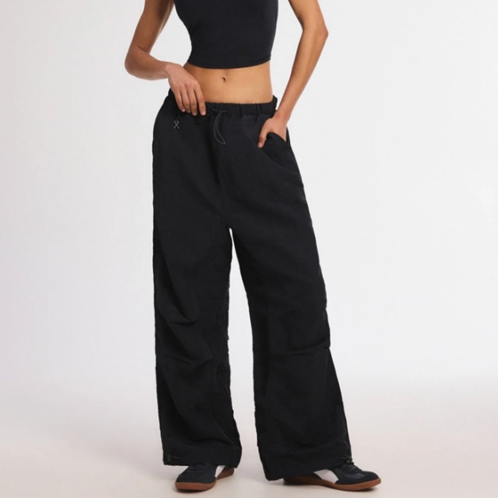 Savage X Fenty City Girl Hike High Rise Wide-Leg Parachute Pants Black